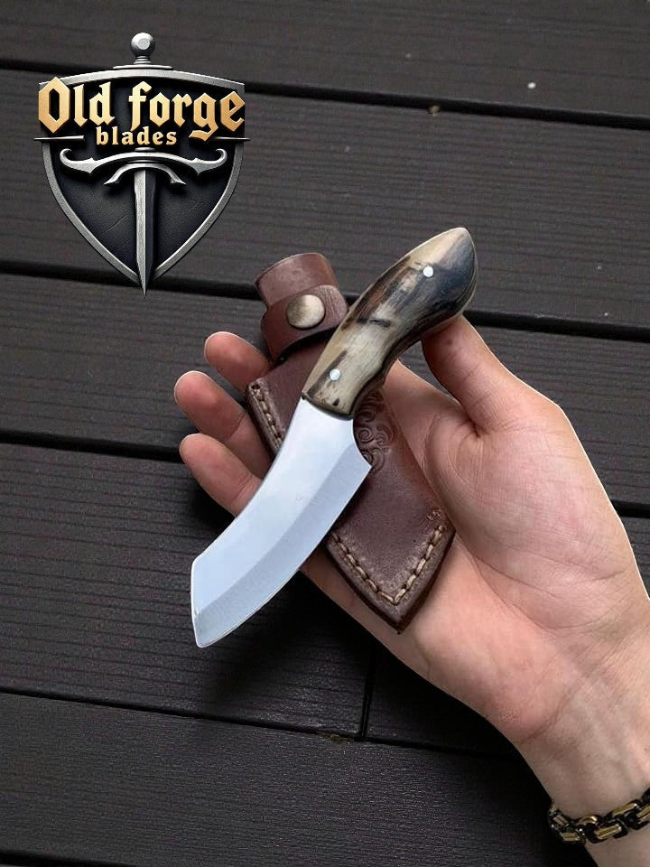 Handmade Damascus Skinner Knife – Premium Sheep Horn Handle