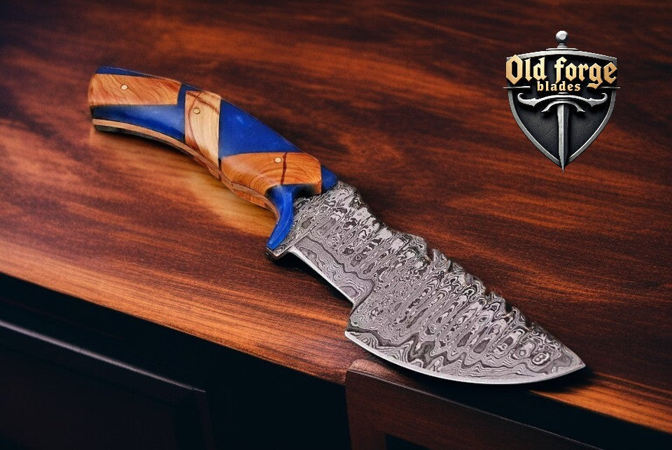 Handmade Damascus Hunting Knife with Resin & Wood Handle
